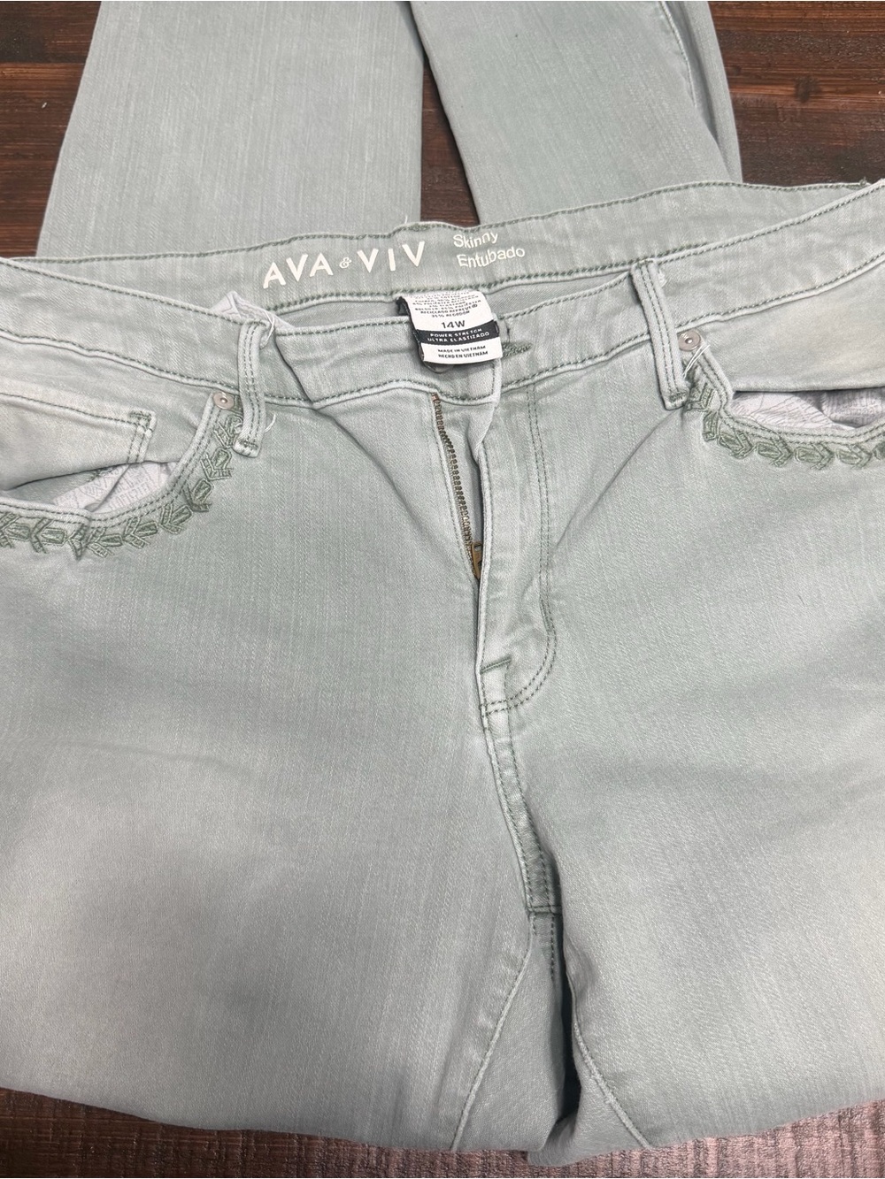 Ava & Viv Mint Green Skinny Jeans with Floral Embroidered Pockets